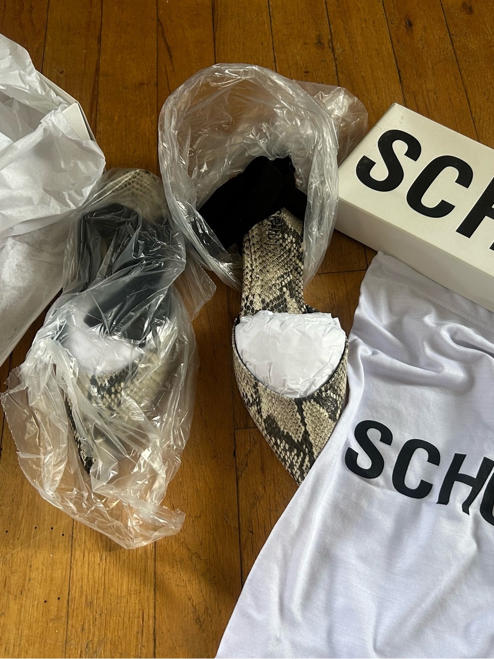 NIB Schutz Barbrah Snake Print Tie Ankle Ballet Flats
Black Gray 6.5 Balletcore - Picture 4 of 6